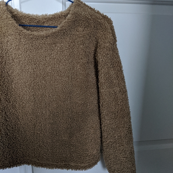 ✨2 for $45✨Uniqlo Teddy fleece sweater - Picture 4 of 4